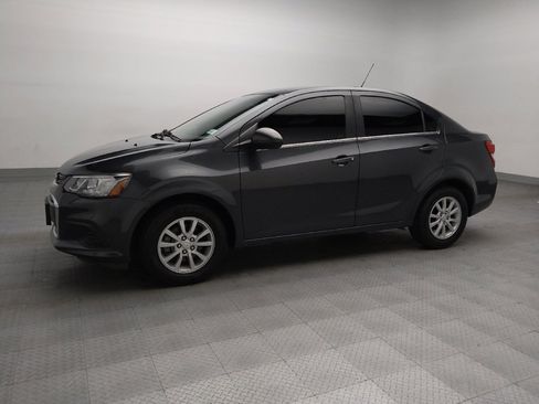 Used 2018 Chevrolet Sonic LT image 2