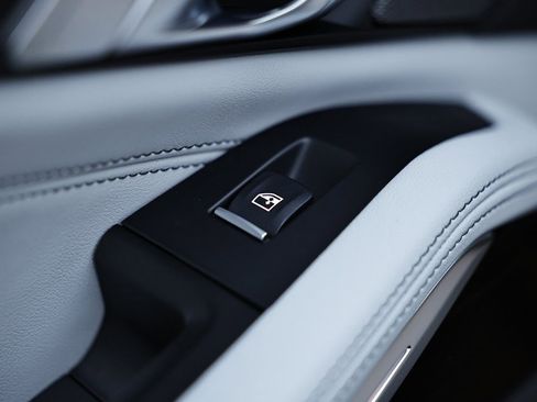 New 2026 BMW X5 xDrive40i w/ Climate Comfort Package image 25