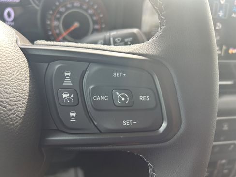 New 2025 Jeep Gladiator Sport image 35