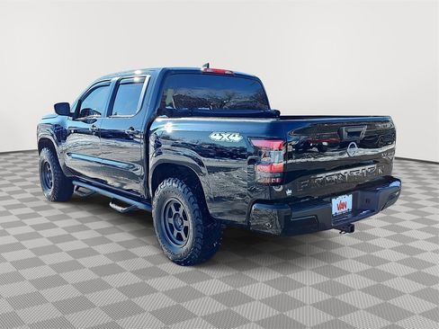 Used 2024 Nissan Frontier SV image 7