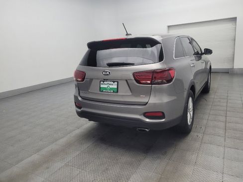 Used 2019 Kia Sorento FWD image 9