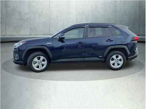 Used 2021 Toyota RAV4 XLE image 5