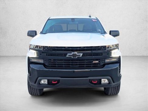 Used 2021 Chevrolet Silverado 1500 LT Trail Boss w/ Convenience Package II image 2
