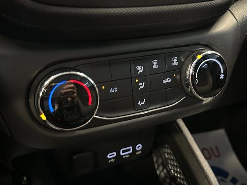 Used 2023 Chevrolet TrailBlazer LS image 14