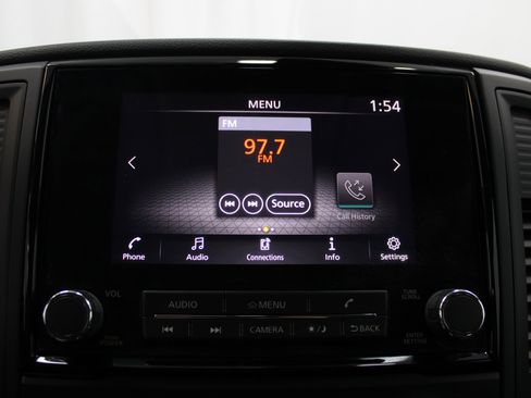 Used 2022 Nissan Titan SV image 40