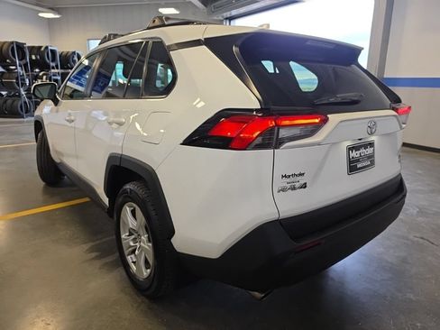 Used 2021 Toyota RAV4 XLE AWD/4WD image 7