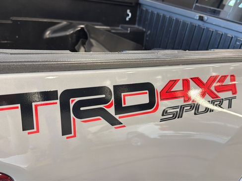 Used 2019 Toyota Tacoma TRD Sport w/ Technology Package AWD/4WD image 45