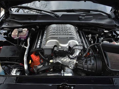 Used 2023 Dodge Challenger SRT Hellcat w/ Driver Convenience Group image 32