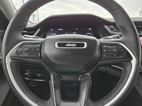 Used 2023 Jeep Grand Cherokee L Limited image 28