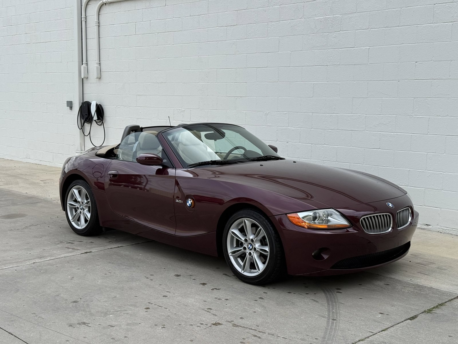 Used 2004 BMW Z4 3.0i RWD image 9