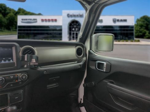 Used 2022 Jeep Gladiator Sport w/ Trailer Tow Package AWD/4WD image 29