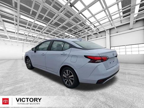 Used 2025 Nissan Versa SV image 5