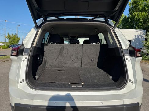 Used 2025 Nissan Rogue SV FWD image 32