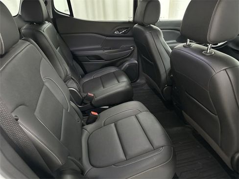 Used 2023 GMC Acadia SLT w/ Preferred Package image 18