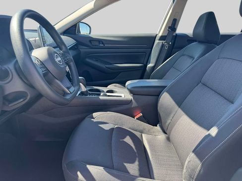 Used 2025 Nissan Altima 2.5 S FWD image 14
