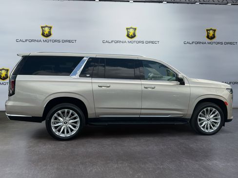 Used 2022 Cadillac Escalade ESV Premium Luxury RWD image 4