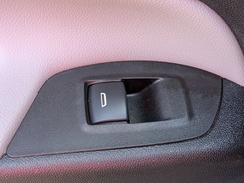 Used 2024 Chevrolet Equinox LT FWD image 28