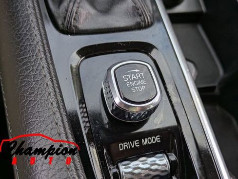 Used 2020 Volvo XC90 T6 Momentum w/ Protection Package Premier image 34