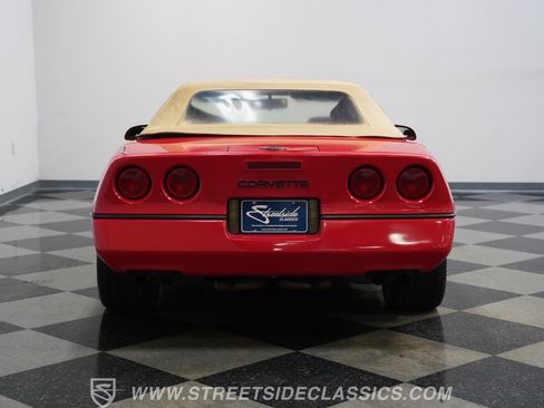 Used 1990 Chevrolet Corvette Convertible RWD image 12