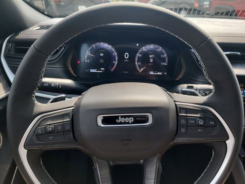 New 2026 Jeep Grand Cherokee Limited w/ Limited Altitude Package RWD image 32