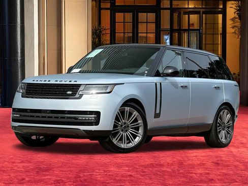 Used 2025 Land Rover Range Rover Long Wheelbase Autobiography image 2