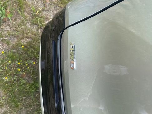 Used 2023 Toyota Sienna Platinum image 9