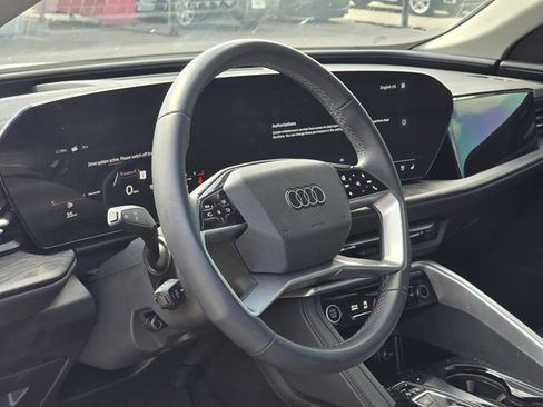 Used 2025 Audi Q5 Premium Plus w/ Premium Plus image 13