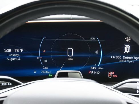 Used 2026 Cadillac Lyriq Signature Sport AWD/4WD image 16