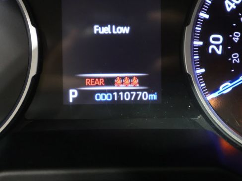 Used 2019 Toyota RAV4 LE w/ Carpet Mat Package AWD/4WD image 35