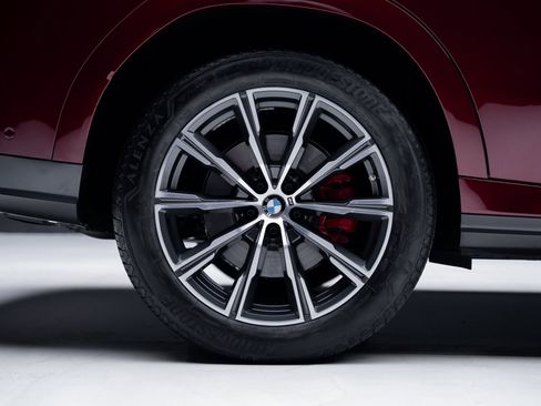 Used 2025 BMW X6 xDrive40i w/ Executive Package image 38