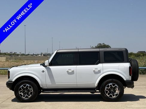 Certified 2025 Ford Bronco Outer Banks AWD/4WD image 3