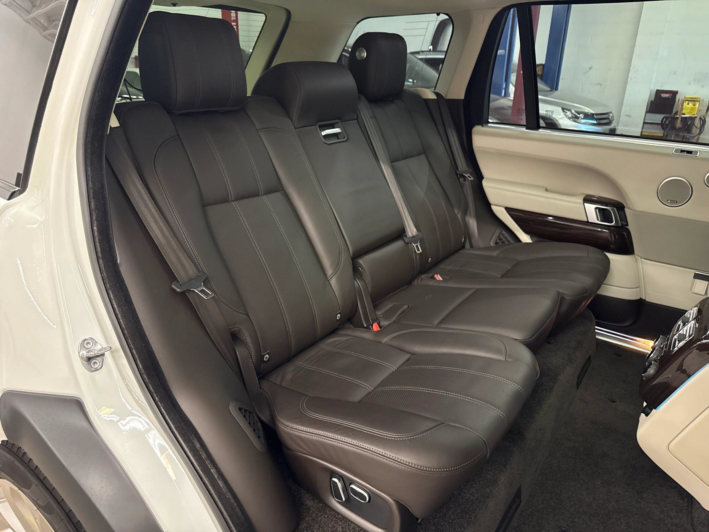 Used 2015 Land Rover Range Rover Long Wheelbase Supercharged AWD/4WD image 31