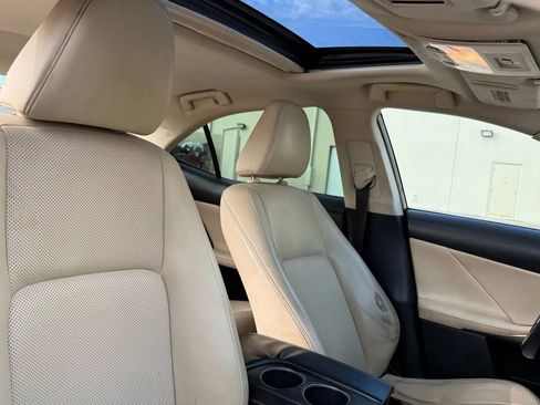 Used 2014 Lexus IS 250 w/ Navigation Package image 18