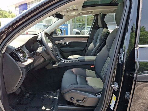 Certified 2025 Volvo XC90 B6 Plus AWD/4WD image 13
