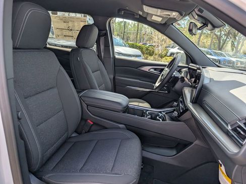 New 2026 Chevrolet Traverse LT image 17