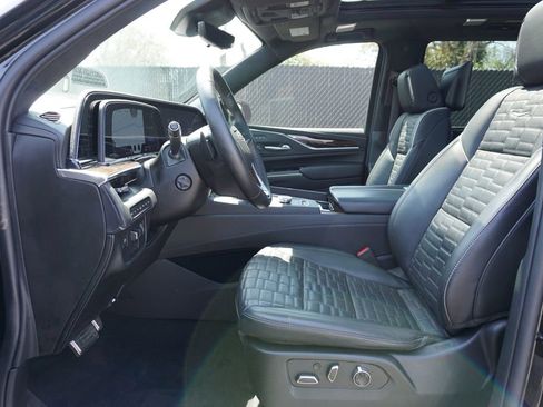 Used 2022 Cadillac Escalade Sport Platinum w/ LPO, ONYX Package image 14