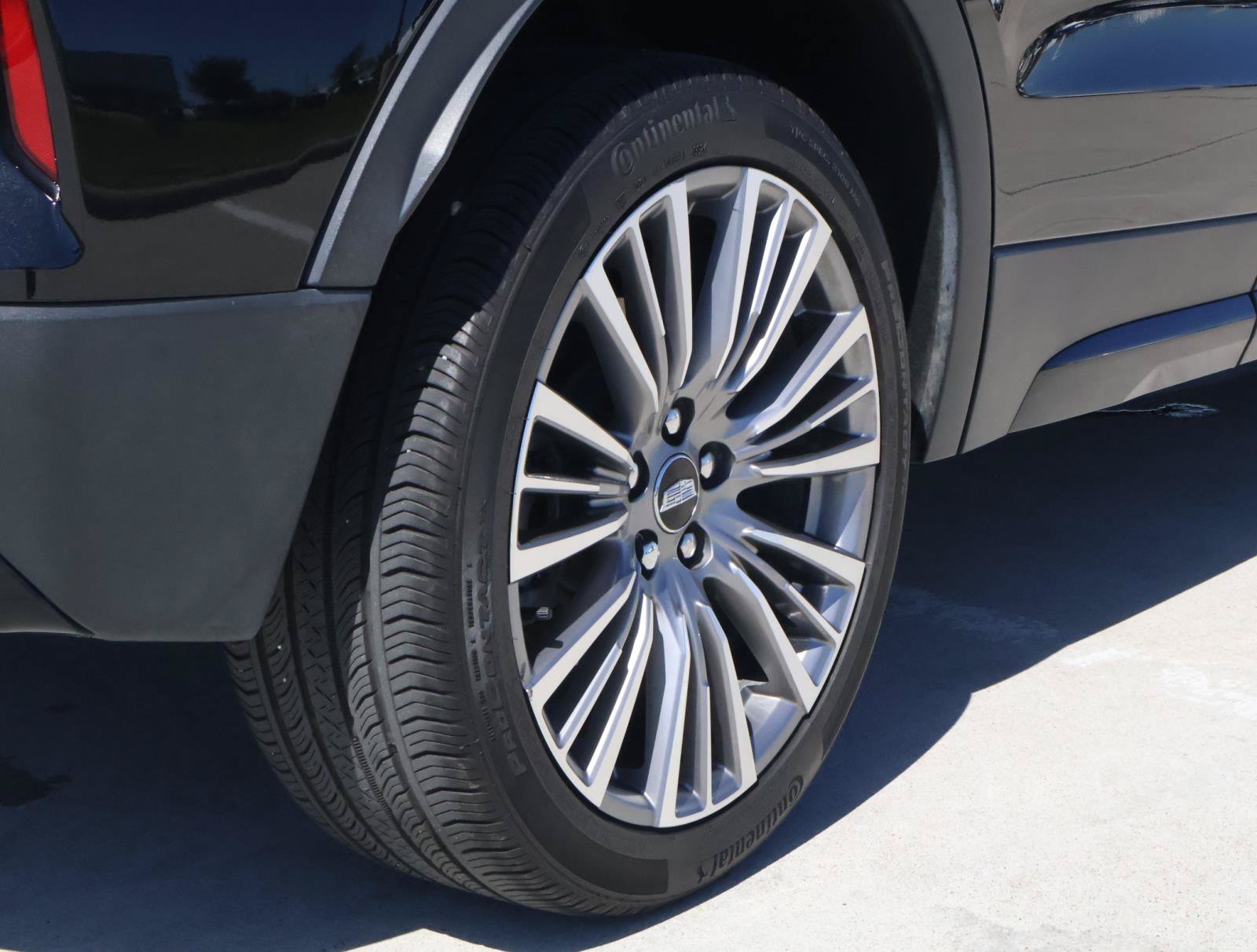 Used 2025 Cadillac XT4 Premium Luxury w/ Technology Package FWD image 12