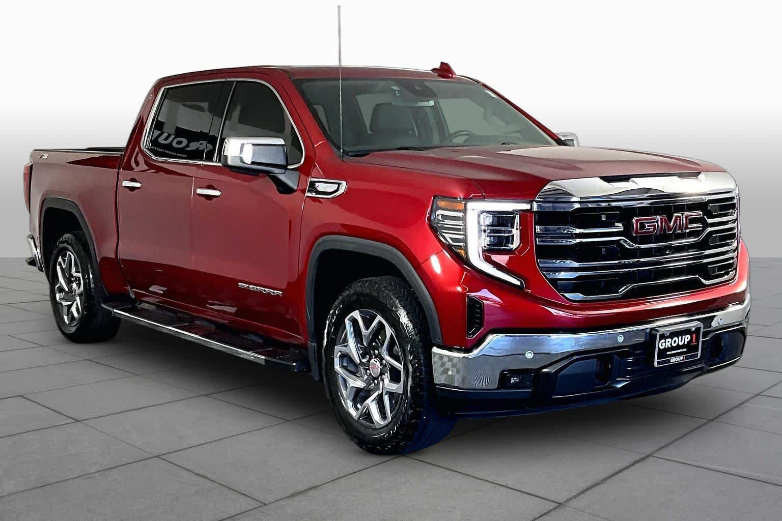 Used 2023 GMC Sierra 1500 SLT AWD/4WD image 3
