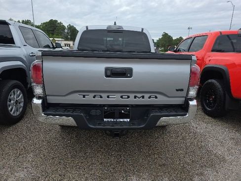 Used 2020 Toyota Tacoma TRD Off-Road AWD/4WD image 5