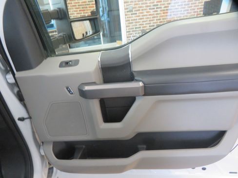 Used 2019 Ford F250 XLT w/ FX4 Off-Road Package AWD/4WD image 23