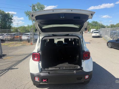 Used 2019 Jeep Renegade Trailhawk w/ LED Lighting Group AWD/4WD image 14