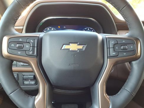 Used 2024 Chevrolet Suburban High Country w/ Premium Package AWD/4WD image 31