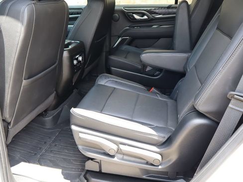 Used 2023 GMC Yukon Denali RWD image 6