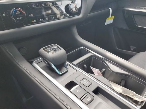 New 2025 Nissan Pathfinder SV w/ SV Premium Package image 12