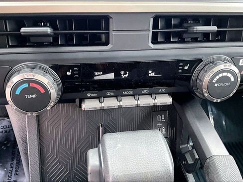 Used 2025 Toyota Tacoma SR5 image 31