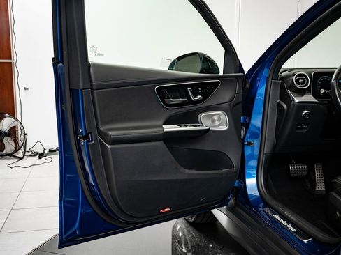 Used 2024 Mercedes-Benz GLC 300 4MATIC w/ AMG Line image 29