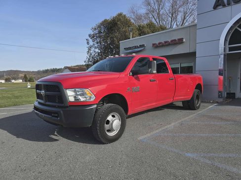 Used 2018 RAM 3500 Tradesman image 7