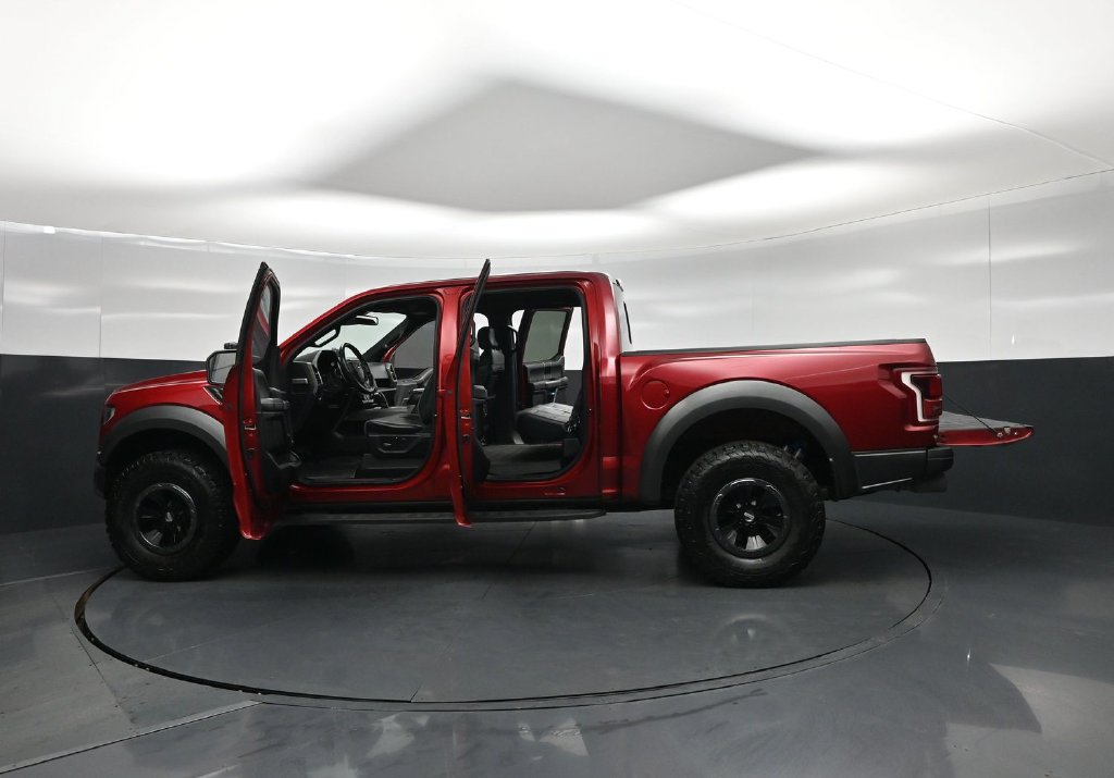 Used 2017 Ford F150 Raptor w/ Equipment Group 802A Luxury AWD/4WD image 32