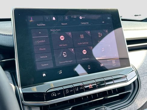 Used 2024 Jeep Compass Latitude image 10