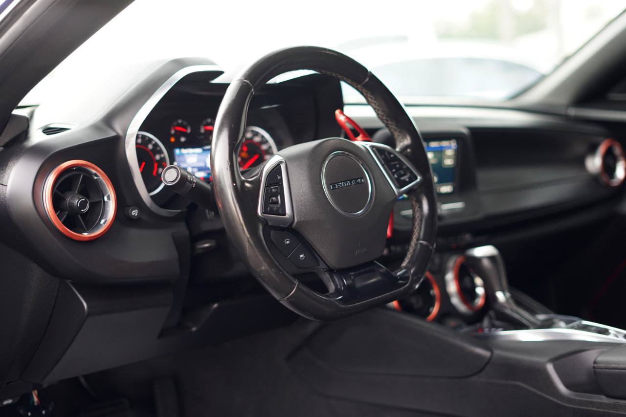Used 2020 Chevrolet Camaro LT RWD image 10